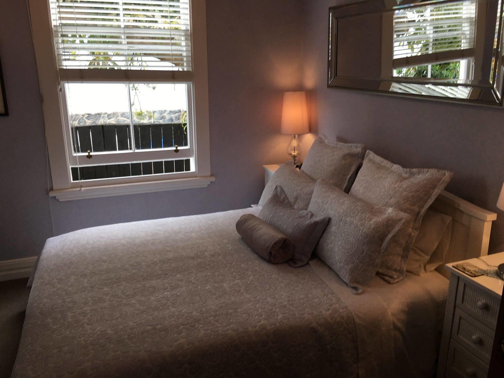 Eden Park Bed And Breakfast Inn โอ๊คแลนด์ ภายนอก รูปภาพ