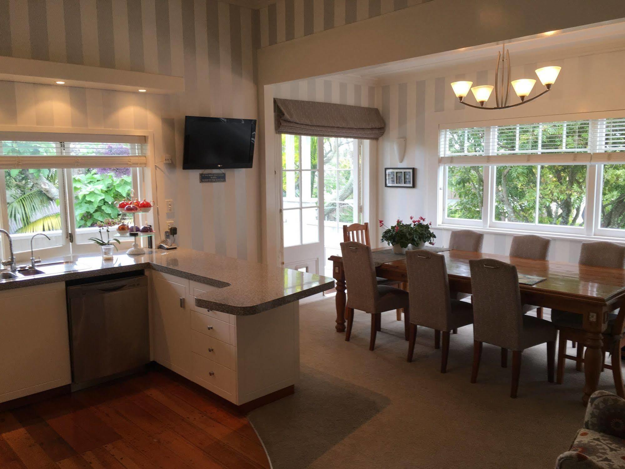 Eden Park Bed And Breakfast Inn โอ๊คแลนด์ ภายนอก รูปภาพ